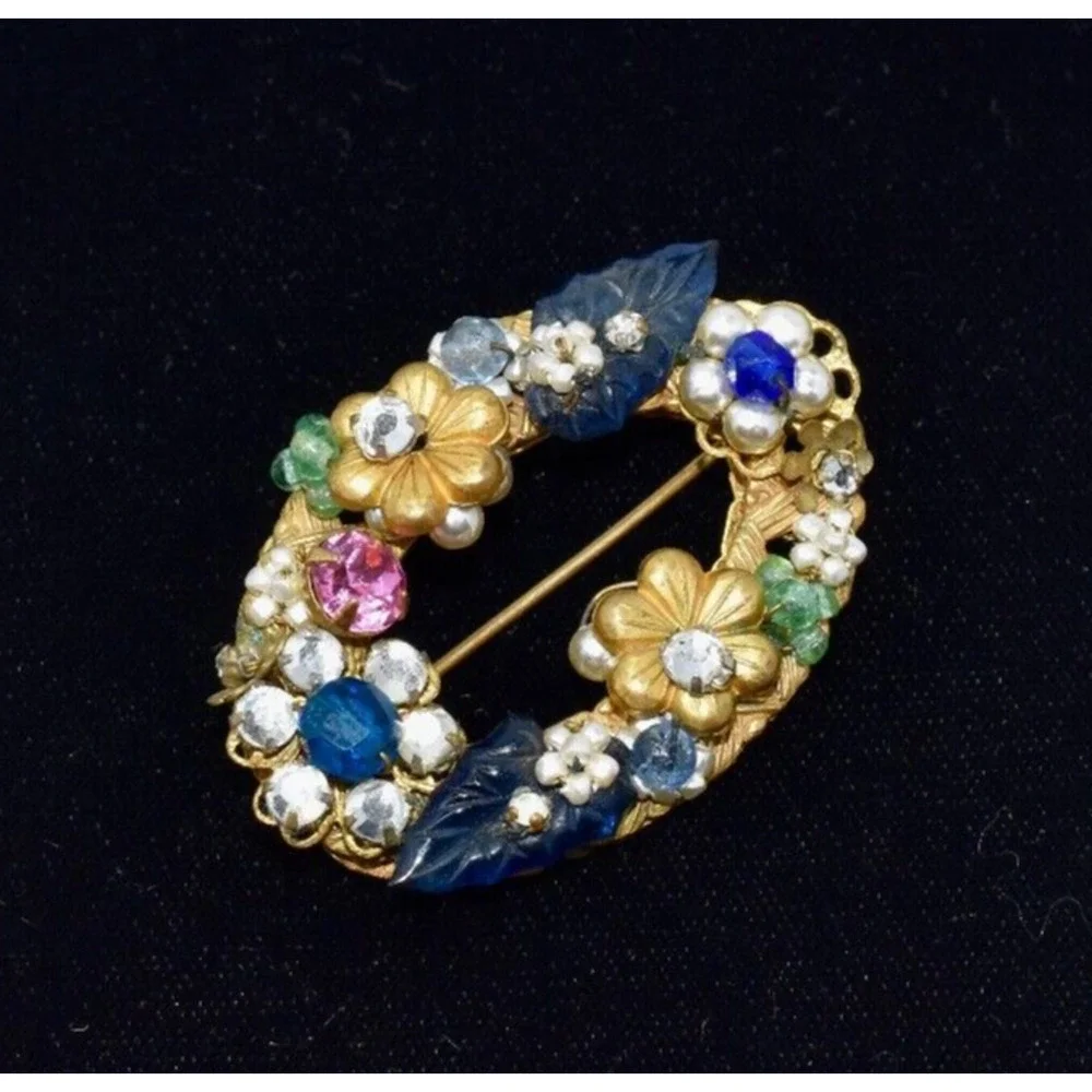 Miriam Haskell 1920's Whimsical Mix-Media Glass, Filigree Brooch Signed
